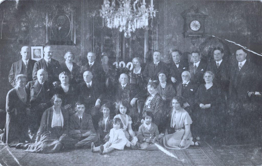 Oslava stých narozenin Bernarda Kussiho