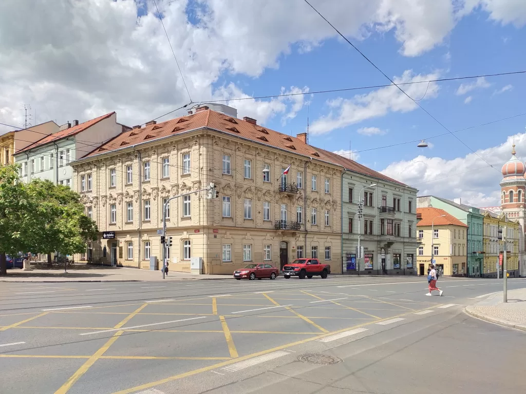 Dům v sadech Pětatřicátníků v Plzni, kde měli Beckovi velkoobchod s papírem